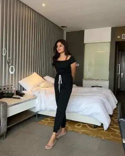Call Girls Manvi Cash On Delivery